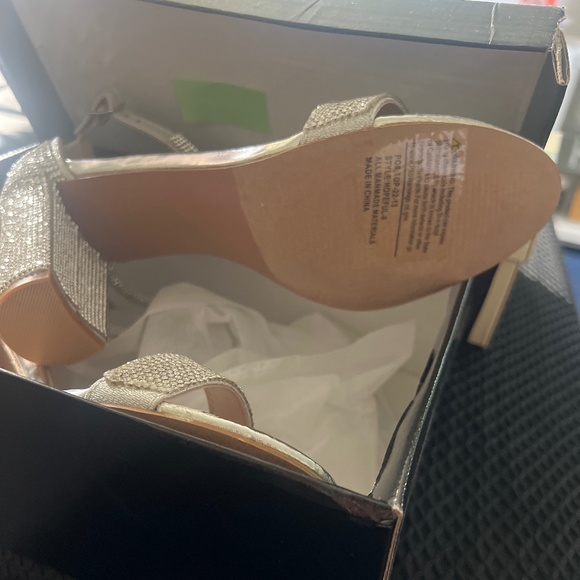 New - Picture 2 of 2